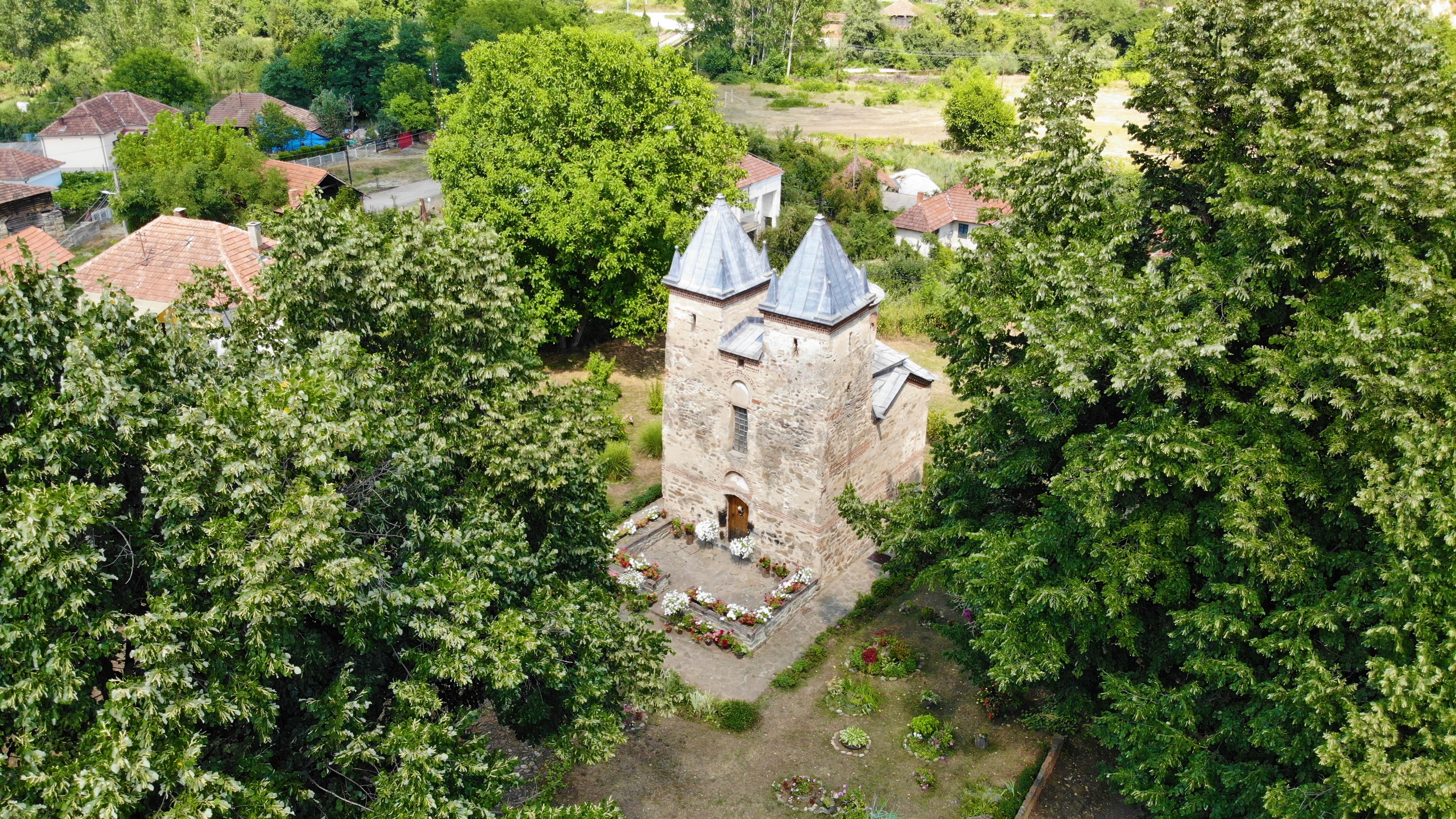 crkva_presvete_bogorodice_donja_kamenica_stara_planina_slika_dron